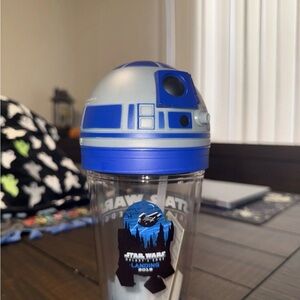 Disney Parks Star Wars Galaxy's Edge Landing 2019 Mug Cup w/Straw R2D2 Light UP